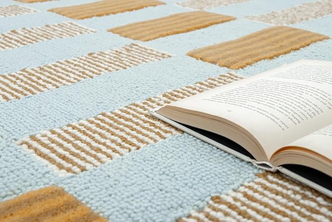 Hand-Tufted Wool Rug with Scalloped Edges, Light Blue Plaid Pattern, Cozy Soft - Image 8