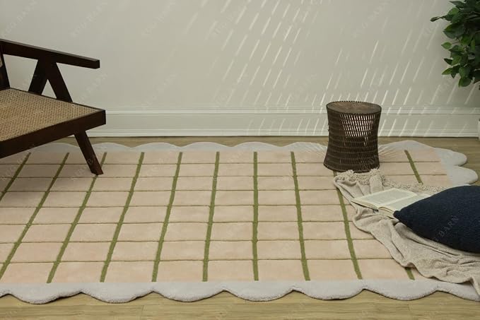Scalloped Border Wool Area Rug - Image 2