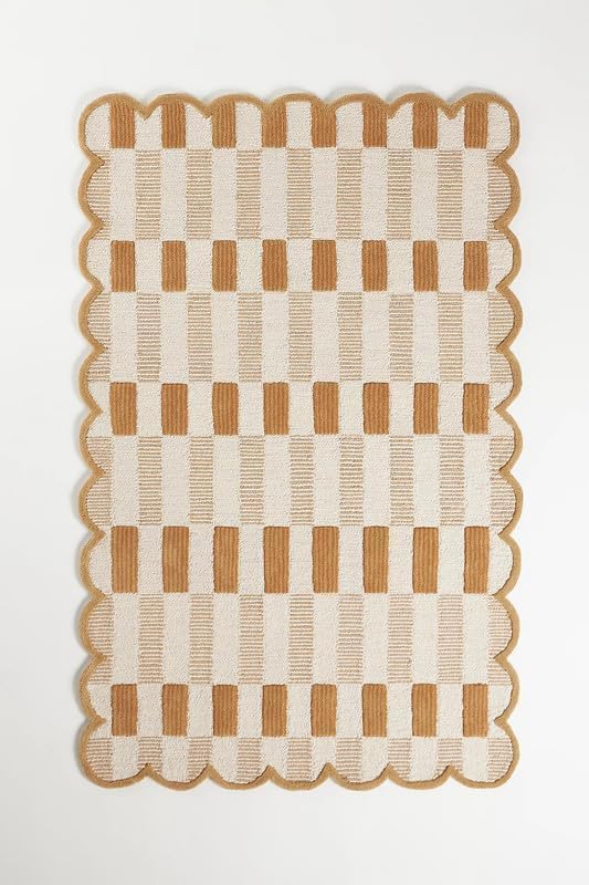 Hand-Tufted Wool Area Rug with Scalloped Edges, Cozy and Soft Accent Rug by Unknown