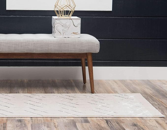 Unique Loom Marilyn Monroe Glam Collection Area Rug - Image 3