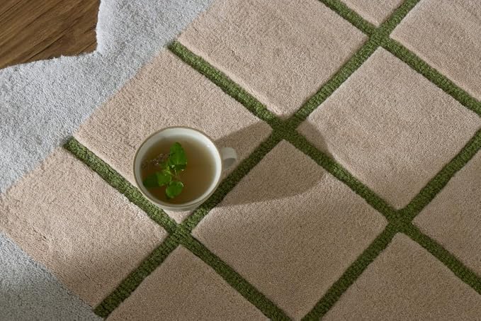 Scalloped Border Wool Area Rug - Image 5