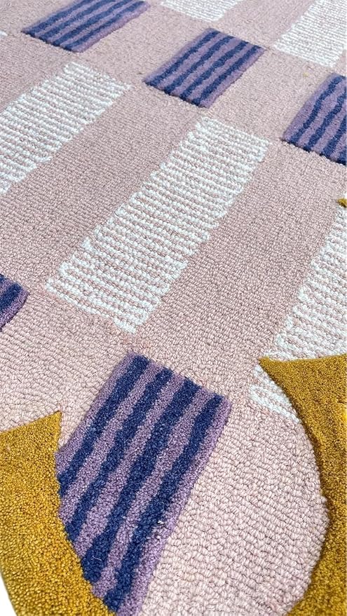 Hand-Tufted Wool Rug with Scalloped Edges, Light Blue Plaid Pattern, Cozy Soft - Image 4