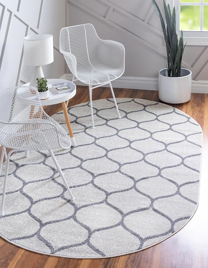 Rugs.com Lattice Frieze Collection Rug – 3' 3 x 5' 3 Oval Ivory Medium Rug by Rugscom