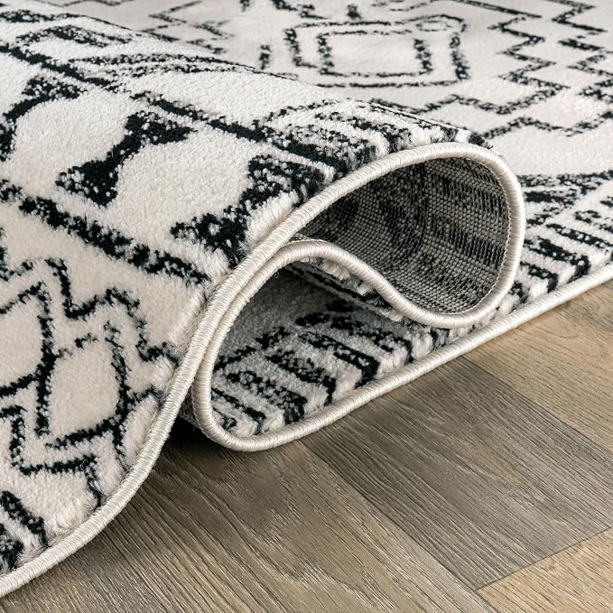 Rugshop Cream and Black Southwestern Tribal Area Rug – Boho Geometric Diamond - Image 4