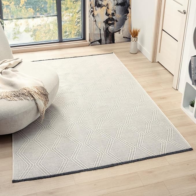 LUXE WEAVERS Modern Farmhouse White 5x7 Washable Area Rug, Anti-Slip Diamond by LuxeWeavers