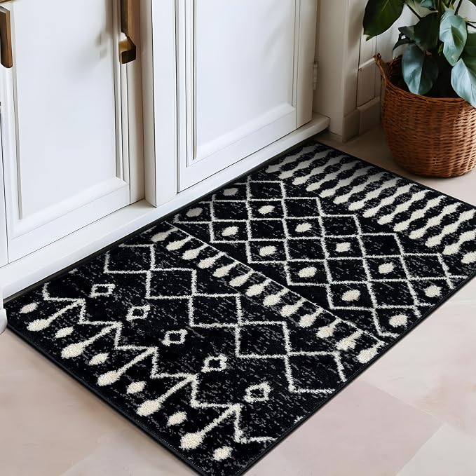Rugshop Boho Black and White Tribal Area Rug – Geometric Diamond and Stripe by Rugshop