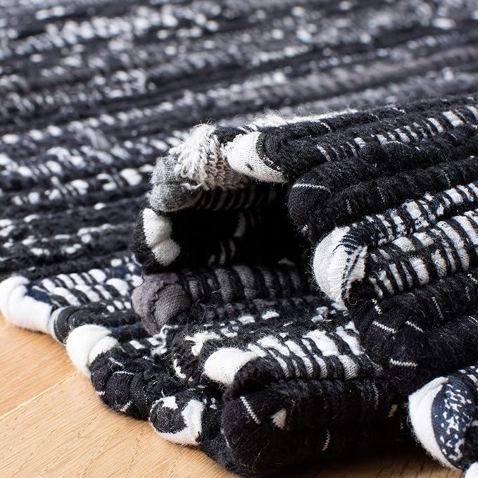 SAFAVIEH Rag Rug Collection Accent Rug - Image 5