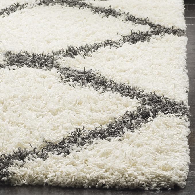 SAFAVIEH Dallas Shag Collection Area Rug - Image 6