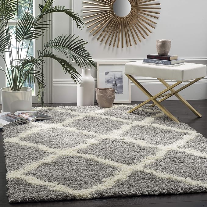SAFAVIEH Dallas Shag Collection Area Rug by SAFAVIEH