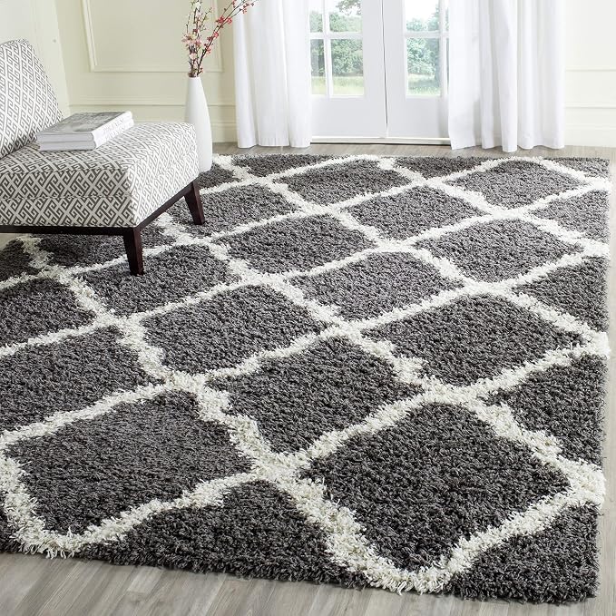 SAFAVIEH Dallas Shag Collection Area Rug by SAFAVIEH