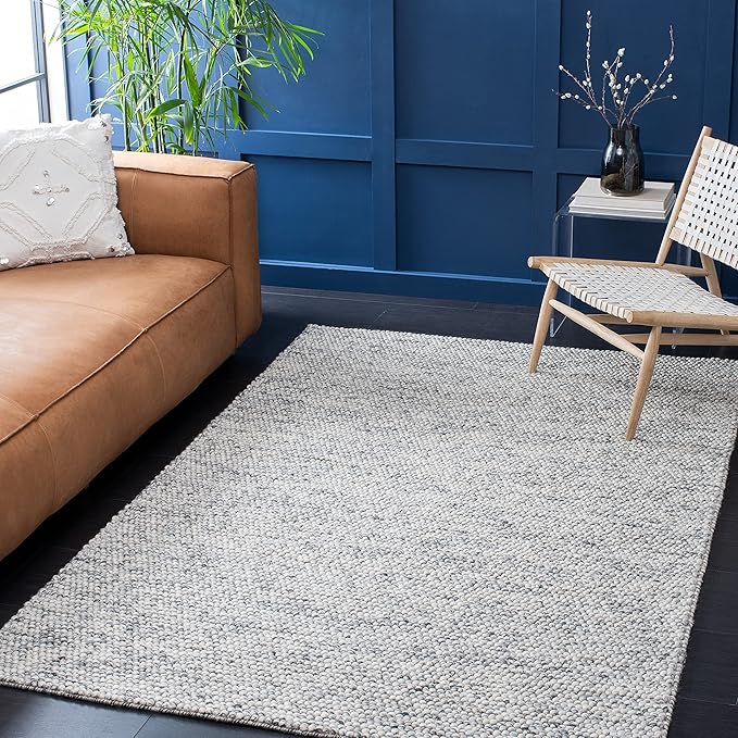 SAFAVIEH Area Rug 6x9 by SAFAVIEH