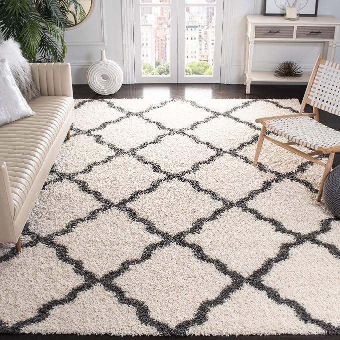 SAFAVIEH Dallas Shag Collection Area Rug by SAFAVIEH