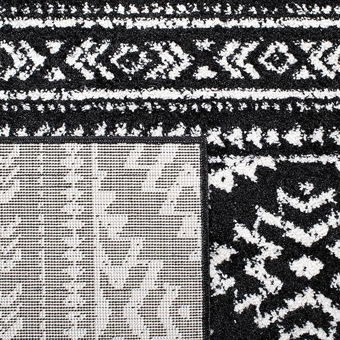 SAFAVIEH Tulum Collection Accent Rug - Image 6
