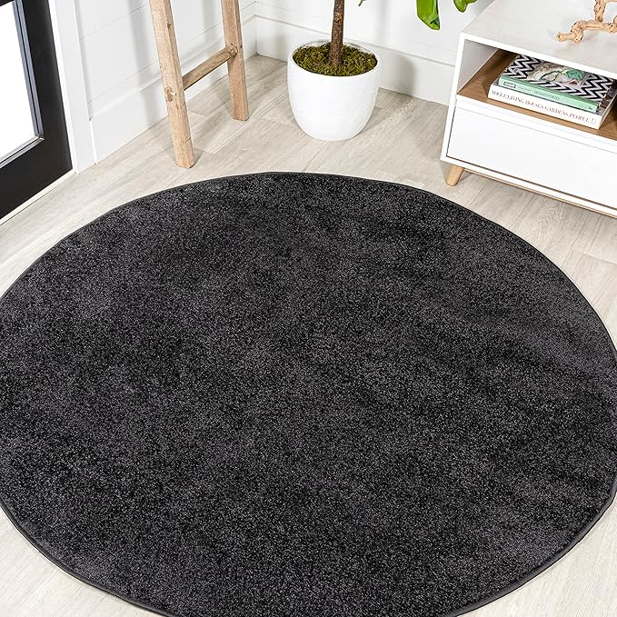 JONATHAN Y Haze Solid Low-Pile Black 6' Round Indoor Area Rug, Minimalist by JONATHANY